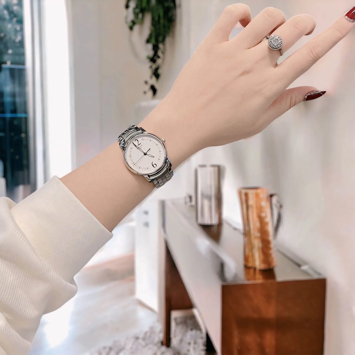 Tissot Lady-Round T052.210.11.037.00