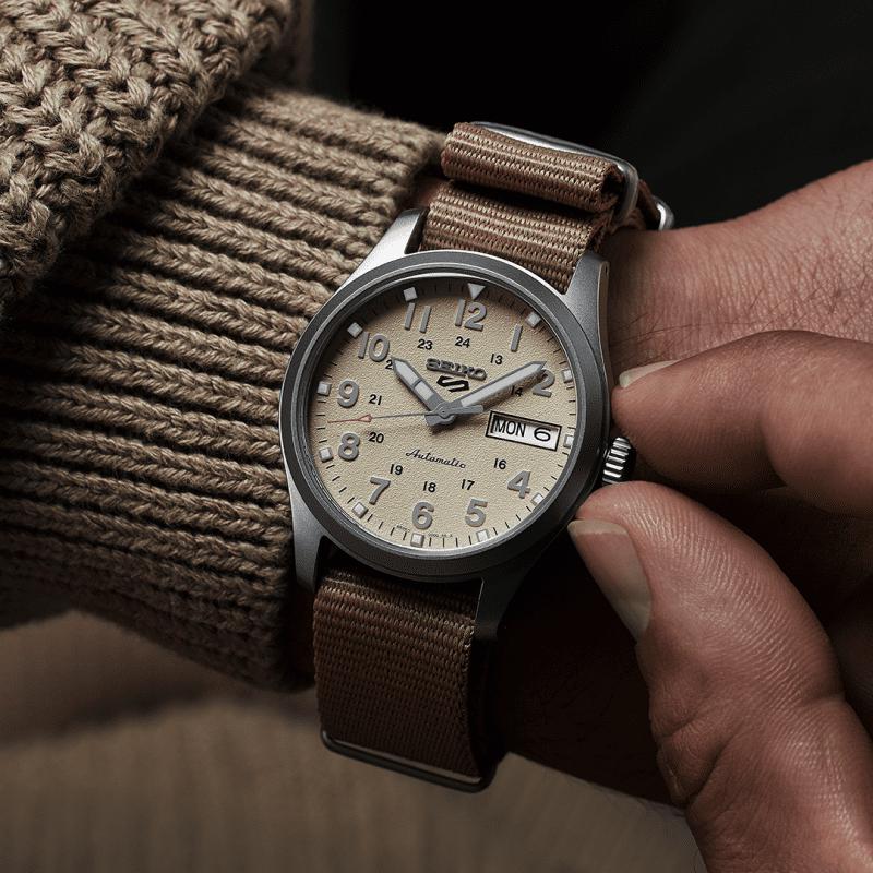 Seiko 5 Sports SRPJ83K1