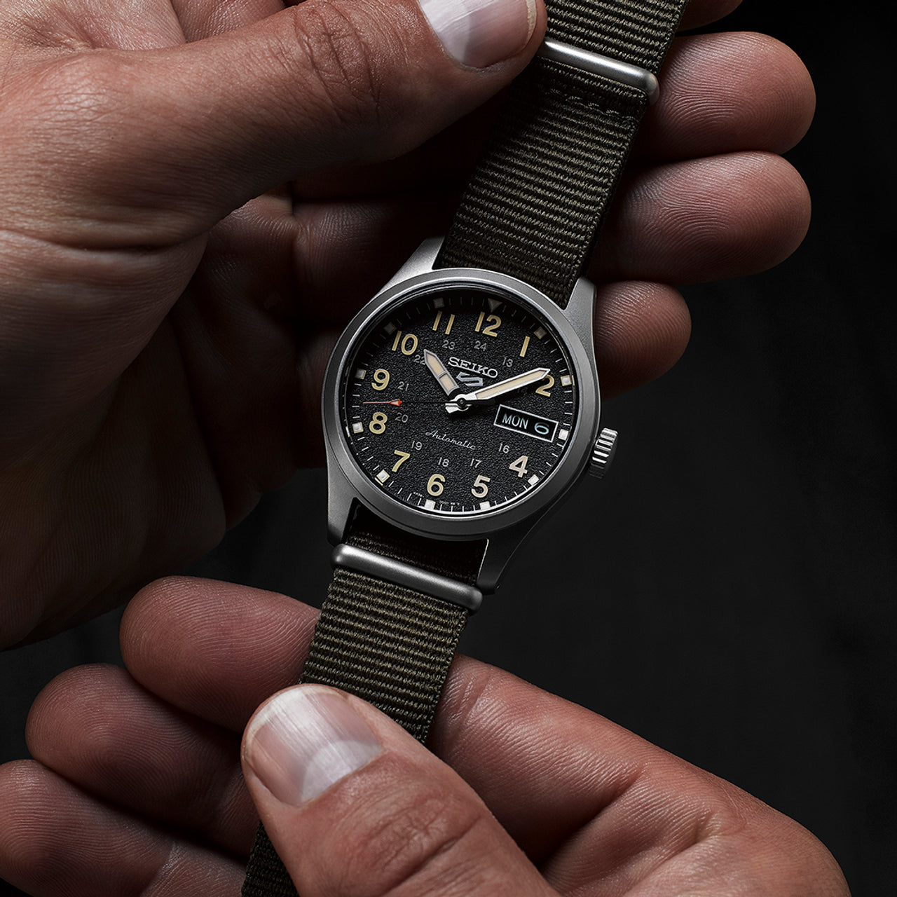 Seiko 5 Sports SRPJ85K1