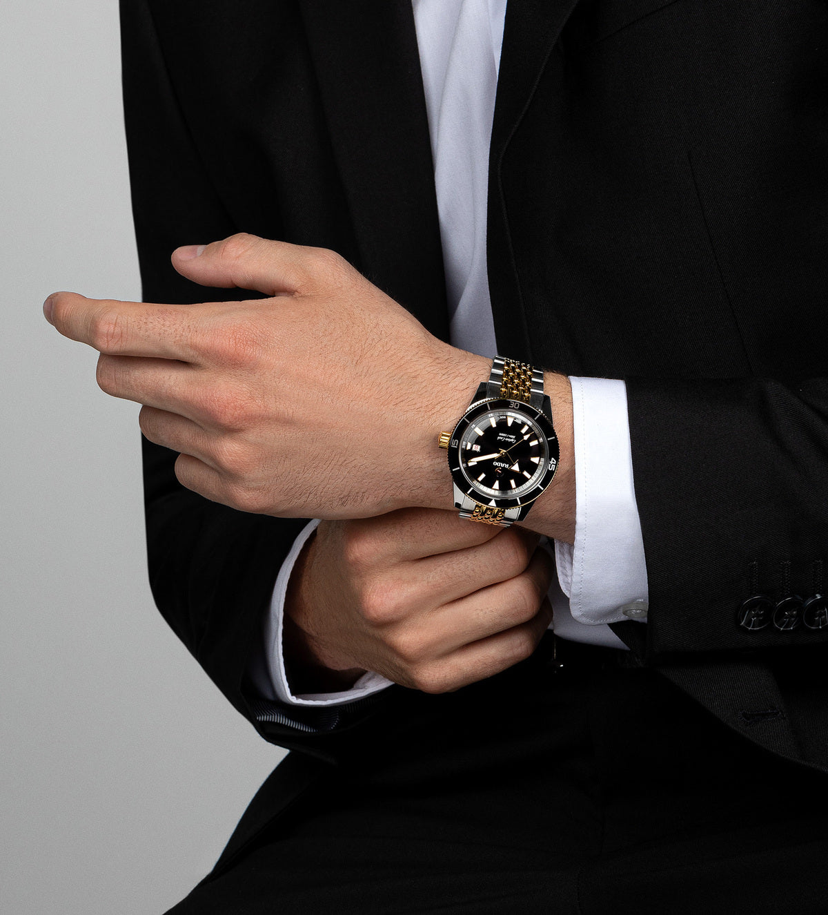 Rado Captain Cook Automatic Black Dial Men's Watch R32138153