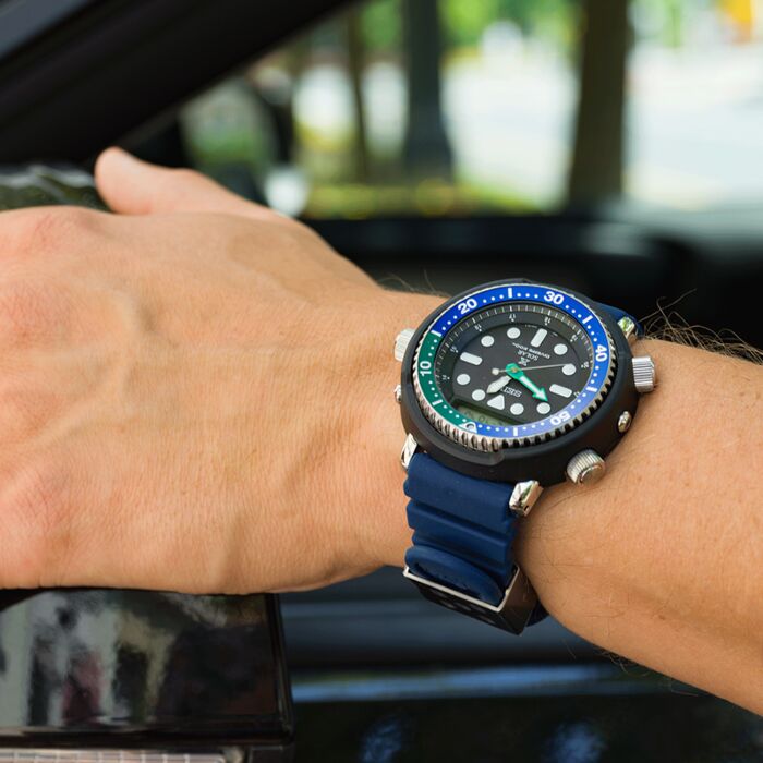 Seiko PROSPEX "the Arnie" Tropical Lagoon Special Edition Hybrid Solar SNJ039P1